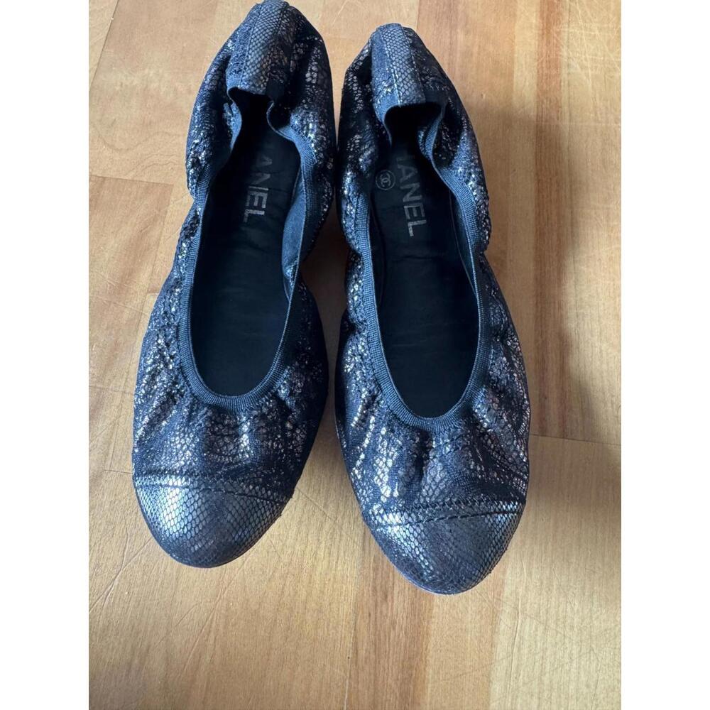 Chanel Black and gold speckled metallic Ballet Flats size 38.5